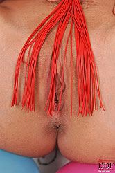 Slim babe Kety Pearl toying