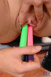College cutie pens her puss!