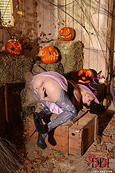 Mira Sunset a "vampire witch"