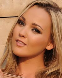 Jodie Gasson: Stripping In the Garden
