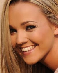 Jodie Gasson: Stripping In the Garden

