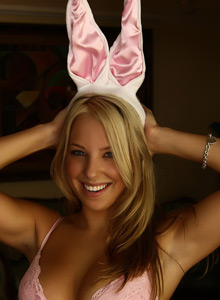 Alluring Vixens: Happy Easter from the busty vixen Lauren