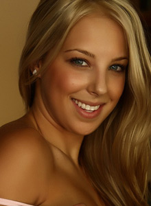 Alluring Vixens: Happy Easter from the busty vixen Lauren