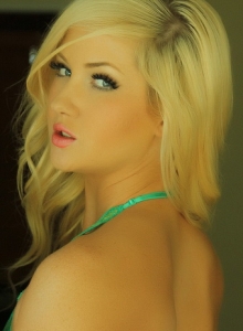 I Luv Ashlie: Blonde Cali babe Ashlie shows off her tight perfect body in a sexy green lace onesie