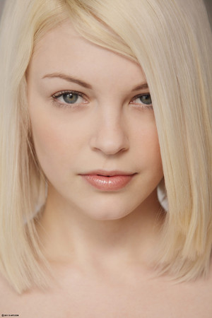 Bree: Glamorous