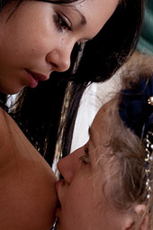 Hot lesbian game of brunette and blond girlfriends