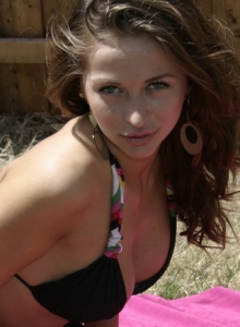 SpunkyAngels: Spunky Angels babe London Hart shows off her delicious curves in the sun as she strips out of her string bikini top