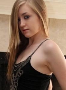 SpunkyAngels: Tight teen Mandy Roe loves to show off her perfect round ass in her sexy panties