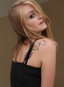 SpunkyAngels: Cute teen Many Roe strips out of her leopard print bra and teases in her black lace panties