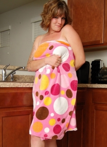 SpunkyAngels: Sexy hot babe Misty strips naked in the kitchen and cools off when she sprays her tits with water