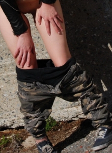 SpunkyAngels: Horny tease Sabrina shows off her round ass outdoors as she pulls down her pants in the warm sun