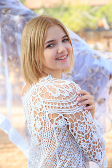 PICNIC SURPRISE with Chanel Fenn - Rylsky-Art