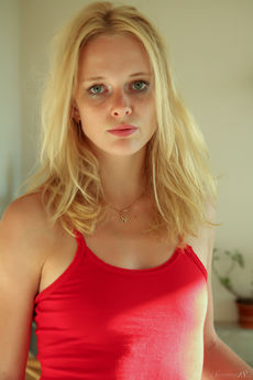 PETRINA - SUNNY DAY with Petrina T - Stunning 18