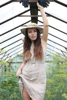 NAKED IN THE GREENHOUSE with Nicole V - Stunning 18