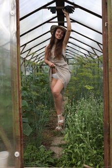 NAKED IN THE GREENHOUSE with Nicole V - Stunning 18