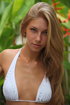 TROPICAL BEAUTY with Anjelica - Stunning 18