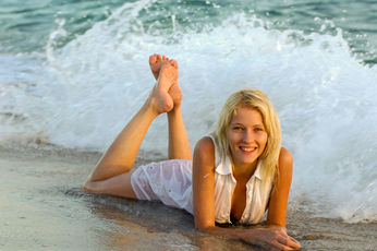 LARISSA - LIVE BY THE SEA with Larissa H - Stunning 18
