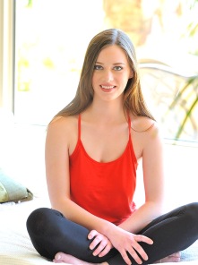 Natalie in flex stretch