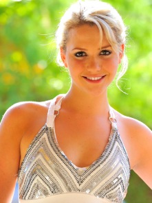 Jessica - Sexy outside