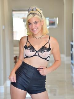 Lilith in Her Kind Of Sexy - FTVGirls.com