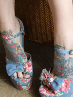 Ivy Snow plays with her sexy feet for those foot fetish lovers out there