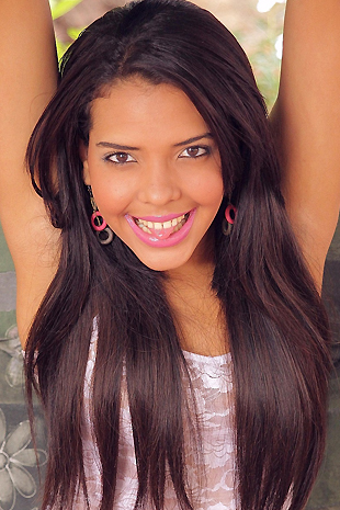 	Vivi Spice gets up close and personal as she chats about what things she likes and strips down