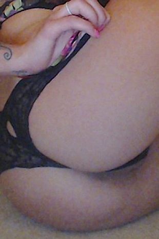 Gisele gets on all fours and shows off her incredible body and blow job skills on webcam