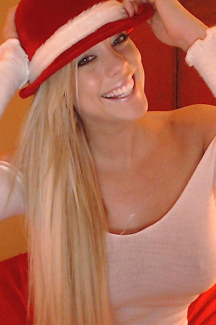 xoGisele wishes you happy holidays while she is checks the naughty list twice and gets down with her dildo