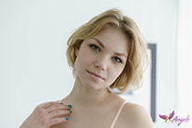 Sweetie uses lacy lingerie to turn her boyfriend into a sex devil