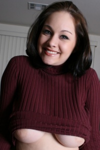 Chubby Girls: Haley in the kitchen