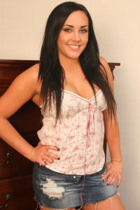 Chubby Girls: Meghan sporting a short skirt