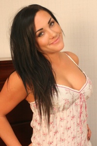 Chubby Girls: Meghan sporting a short skirt