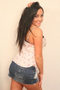 Chubby Girls: Meghan sporting a short skirt