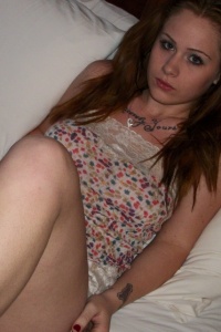 Chubby Girls: Mia shows off her chubby body in these private pictures