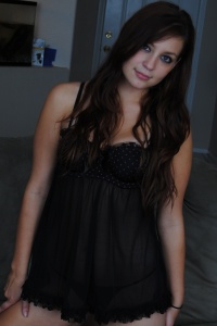 Chubby Girls: Samantha in hot black lingerie