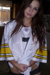 Chubby Girls: Samantha is a fat football fan