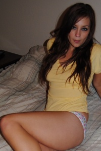 Chubby Girls: Samantha is a pretty chubby girl in a sheer yellow shirt