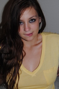 Chubby Girls: Samantha is a pretty chubby girl in a sheer yellow shirt