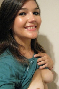 Chubby Girls: Newcomer Veronica is a super-cute chubby girl